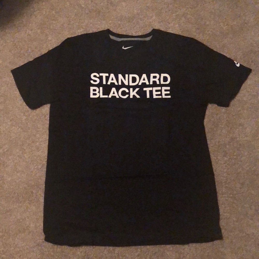 Standard Black Tee T-Shirt Nike Size M